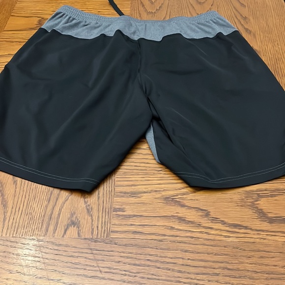 Mens reebok shorts - Picture 2 of 4